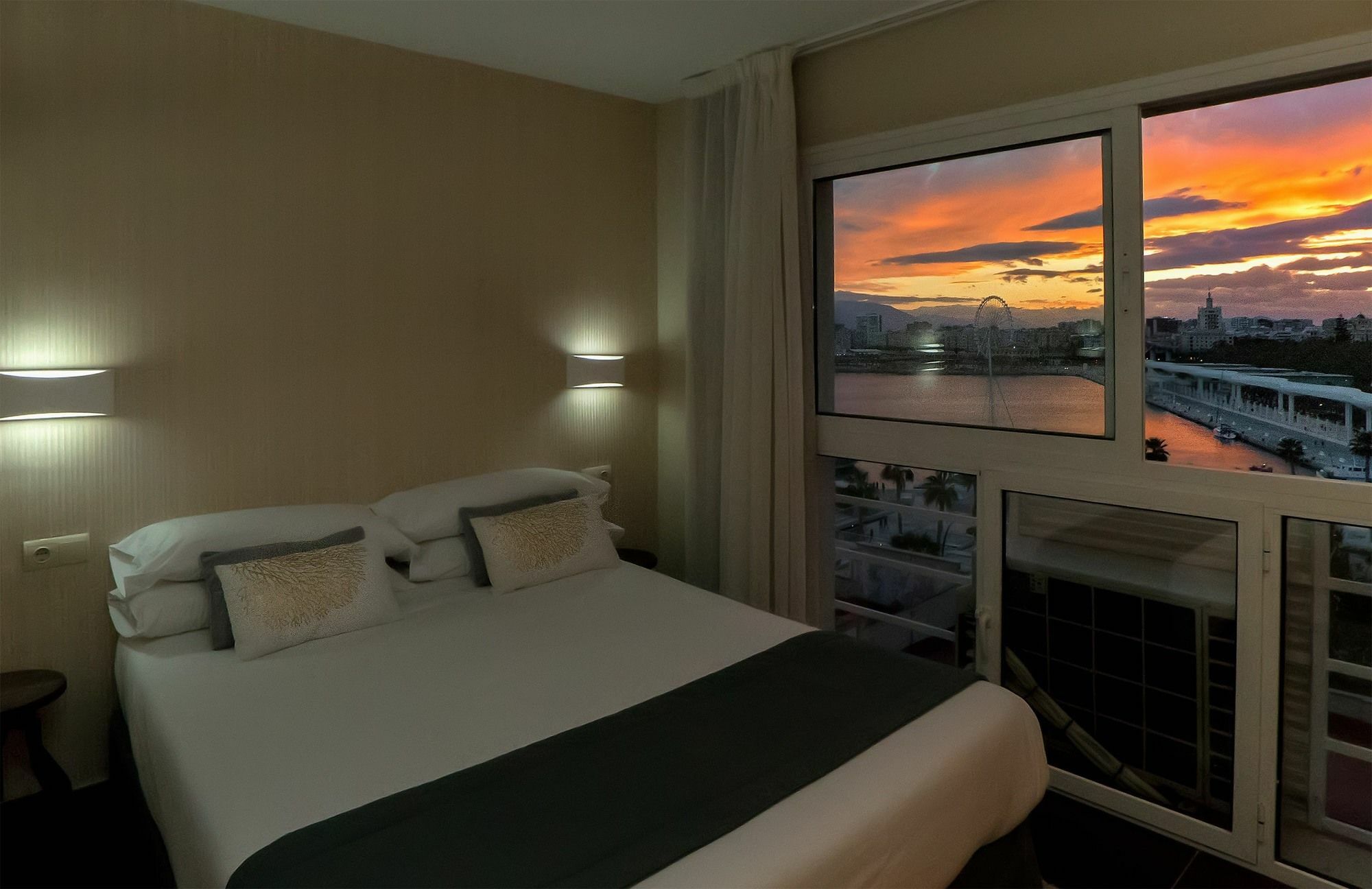 Apartamentos Malagueta Urban Beach Málaga Eksteriør billede